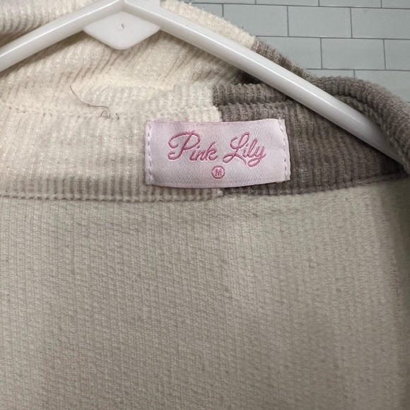 Colorblock Button-Up Shirt - Picture 3 of 3